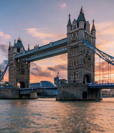 uk-london-tower-bridge-river-thames